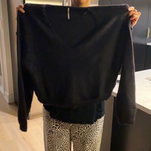 Black cropped soft sweater